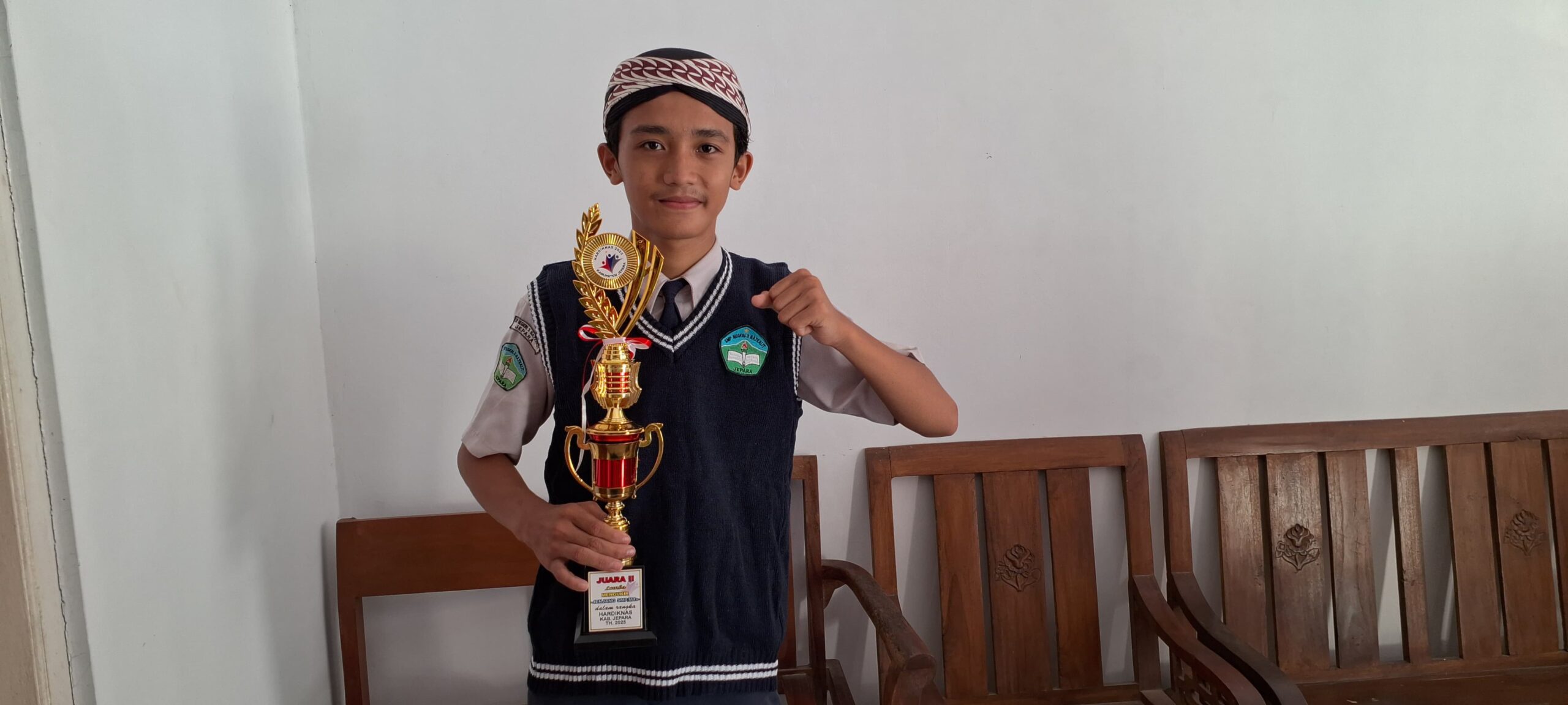 SMPN 3 Batealit Raih Juara 2 dalam Lomba “Pelajar Mengukir” HARDIKNAS Tahun 2025