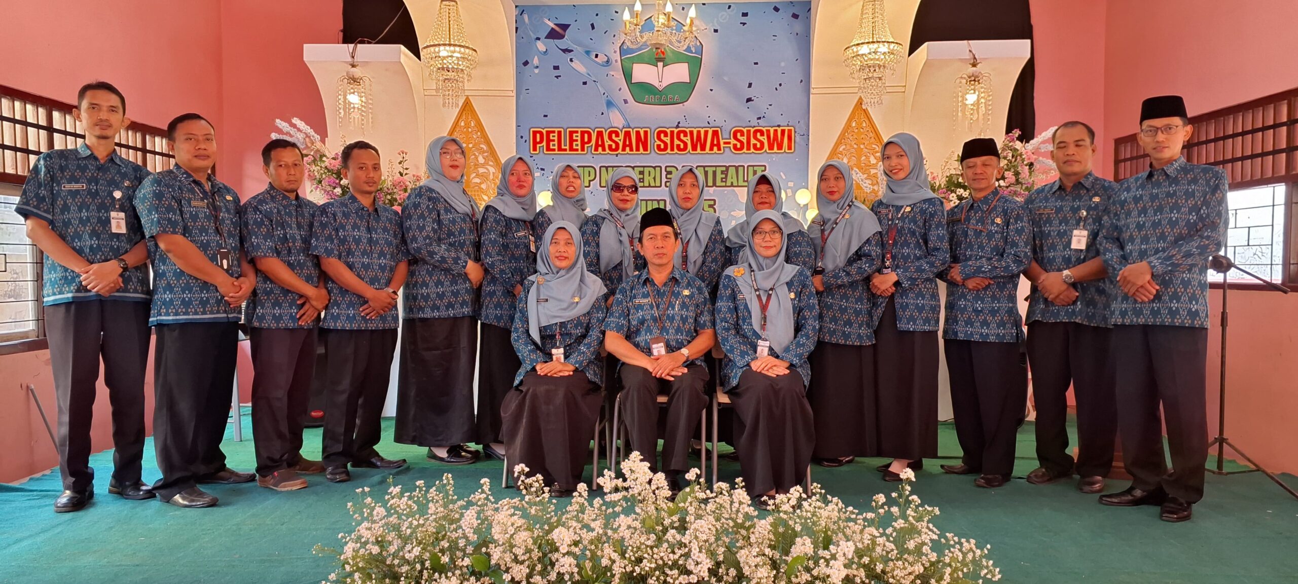 Pelepasan Siswa-Siswi SMPN 3 Batealit Tahun 2025